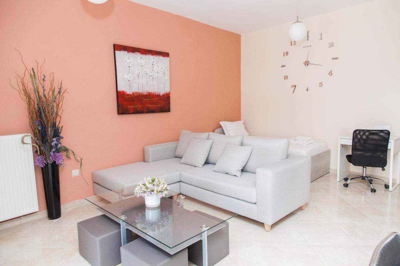 Great Apartment In Пирей Экстерьер фото