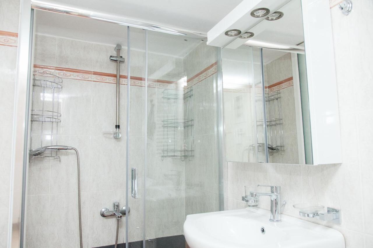 Great Apartment In Пирей Экстерьер фото