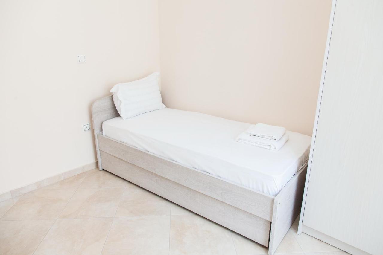 Great Apartment In Пирей Экстерьер фото